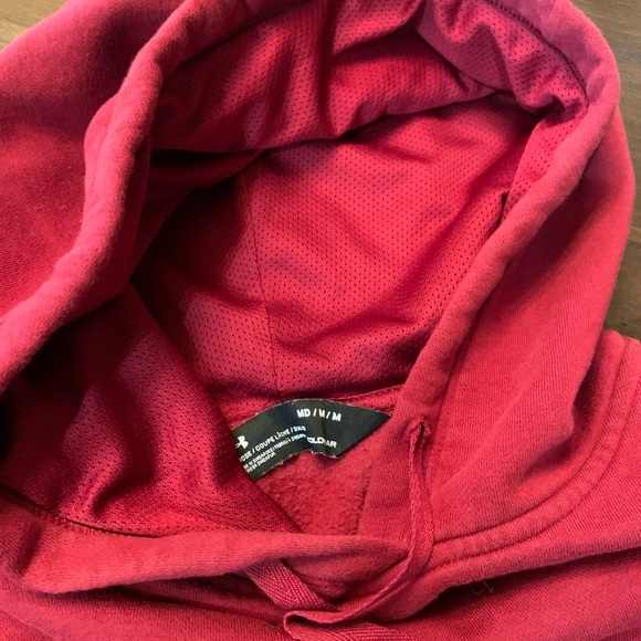 U N D E R  A R M O U R - Picture 2 of 3